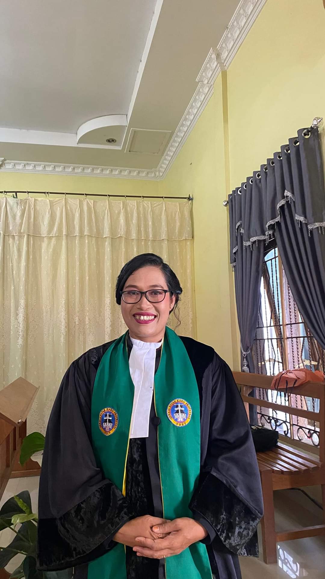 Ester blandina purba