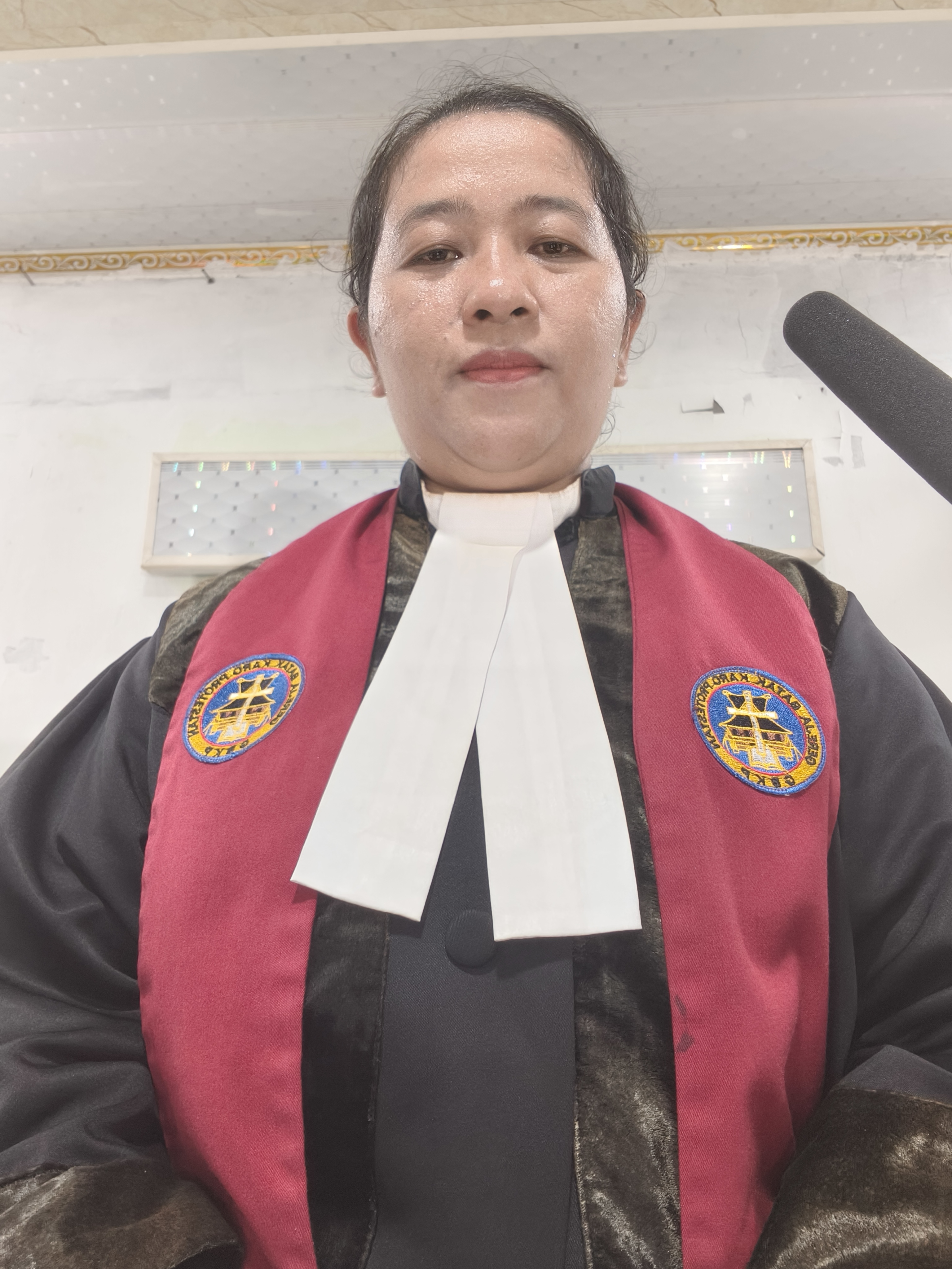 Pdt. Yentri barus, S. Th